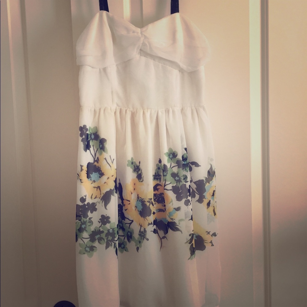 Light, white floral mini dress for spring/summer